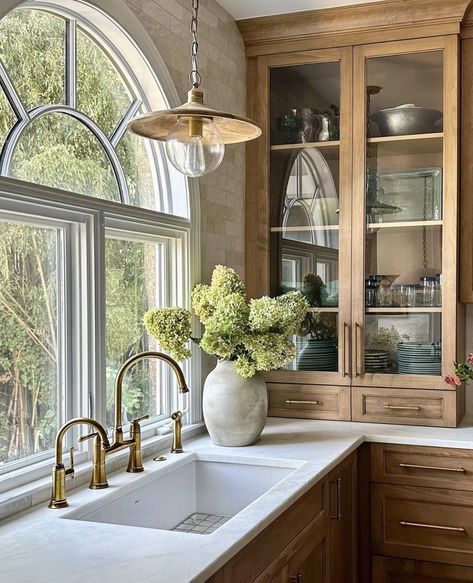 Kitchen Windows Above Sink Ideas, Window Above Kitchen Sink, Window Above Sink, Kitchen Window Ideas, Kitchen With A View, Above Kitchen Sink, Authentic Farmhouse, Holiday Living Room, Cabinets Makeover