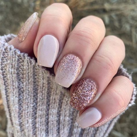 Short Nails Rose Gold, Nails Rose Gold, Rose Gold Nail, Rose Gold Nail Art, Rose Gold Nails Design, Nails Rose, Gold Acrylic Nails, Gold Nail Designs, Gold Nail Art