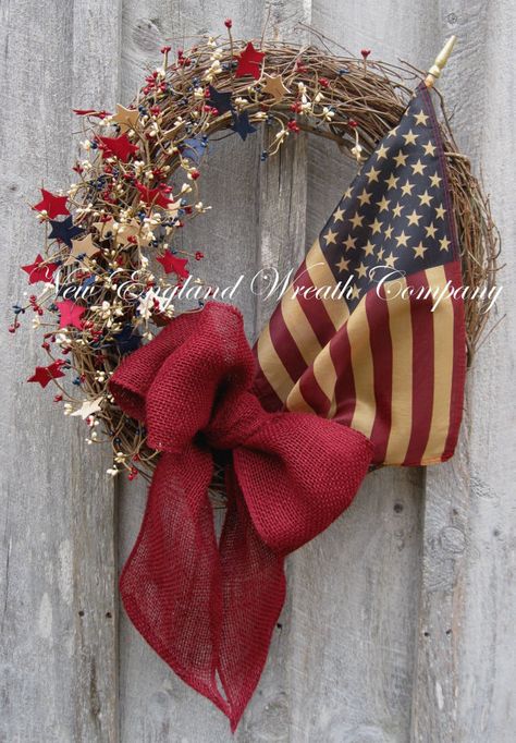 Americana Country Cottage Wreath with Tea Stained Flag by NewEnglandWreath Diy Summer Decor Outdoor, Memorial Day Wreaths Diy Front Doors, Memorial Day Diy Decor, Memorial Day Decor, Primitive Wreath, Patriotic Wreaths, Americana Crafts, Cottage Wreath, Door Hangings