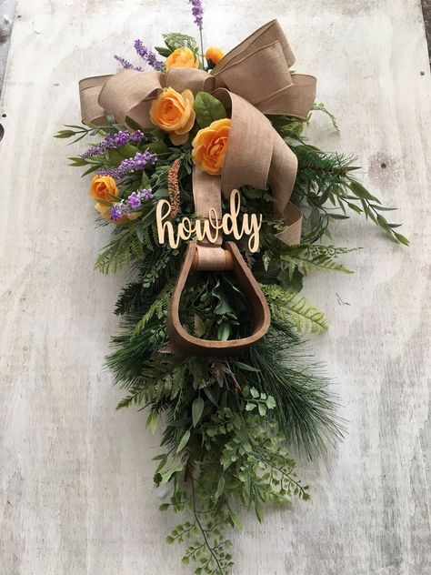 Stirrup Decor, Western Christmas Decorations, Western Wreath, Rope Wreaths, Horseshoe Wreath, Horse Wreath, Spring Swag, Western Wreaths, Farm Office