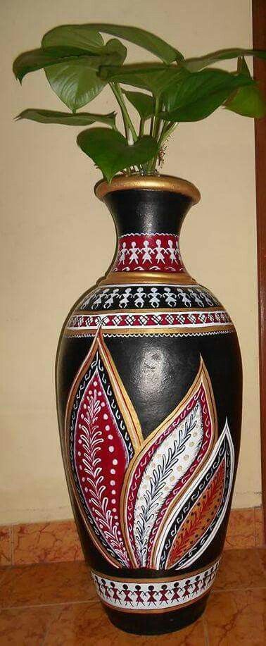 Painting Glass Vases, Vase Painting Ideas, Vases Ideas, Worli Painting, Vase Painting, Pot Painting, Painting Glass, Glass Bottles Art, Pottery Painting Designs