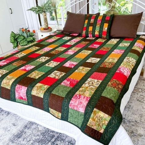 Wall Hanging Quilt, Patchwork Bedspread, Farmhouse Quilts, Autumn Tones, Hanging Quilts, Quilting Designs Patterns, Beginner Quilt Patterns, Quilting For Beginners, Lap Quilt