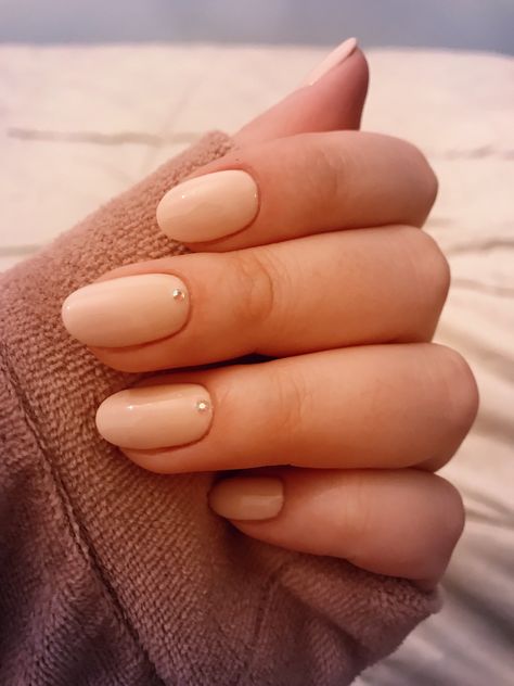 Nude Nails With Diamonds, Nude Nails With Rhinestones, Latest Nail Art, Diamond Nails, Oval Nails, Tiny Diamond, Classy Nails, Rhinestone Nails, Nude Nails