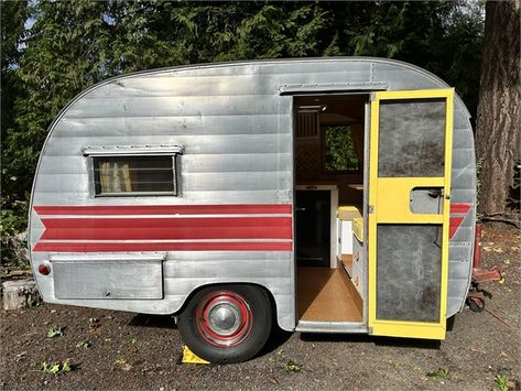 Convertible Table, Camper Trailer For Sale, Old Campers, Vintage Campers Trailers, Water Storage Tanks, Wheel Lock, Camper Trailer, Vintage Trailers, Wood Countertops