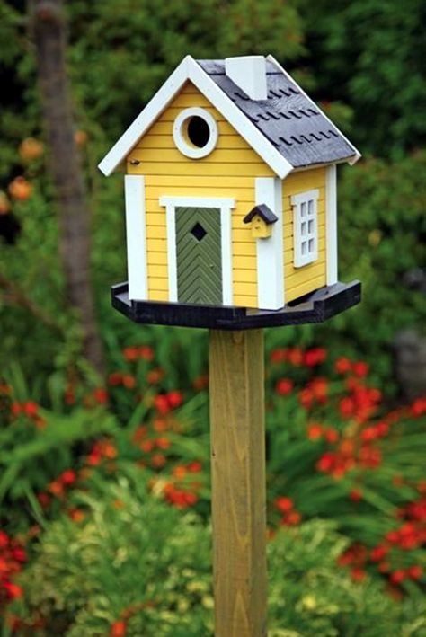 Beautiful Bird House Designs You Will Fall in Love with (42) Bird Table, Beautiful Birdhouses, Yellow Cottage, Bird House Plans, Bird Houses Painted, Birdhouse Designs, Decorative Bird Houses, Bird Houses Diy, Yellow Houses