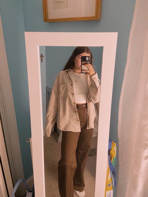 Cream Corduroy Button Up Outfit, White Curdory Jacket Outfit, Button Up Under Sweatshirt, White Corduroy Jacket Outfit, Taiwan Outfit, White Corduroy Jacket, Brown Jeans Outfit, Inspo Fits, Corduroy Top