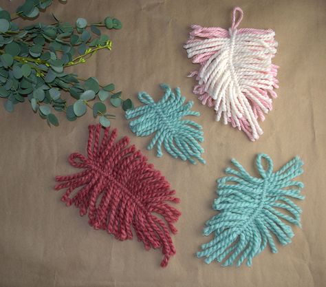 WobiSobi: Yarn Feathers, DIY How To Make Yarn Leaves, Yarn Feathers Diy, Yarn Leaves, Yarn Feathers, Yarn Christmas Tree, Feathers Diy, Yarn Letters, Feather Diy, Yarn Wall Art