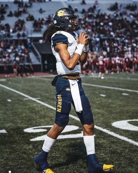 Qb Drip Football, Quarterback Drip, Football Drip Ideas, Qb Drip, Nico Iamaleava, Drip Ideas, John Bosco, Football Drip, Football Pics