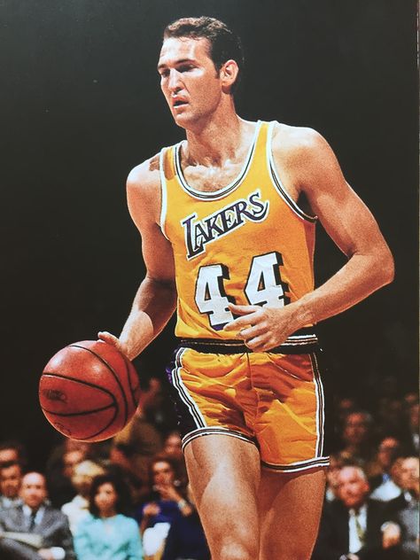 G Jerry West James Worthy, Michael Jordan Jersey, Basket Nba, Jerry West, Lakers Basketball, Basketball History, Basketball Photography, Nba Legends, Basketball Art