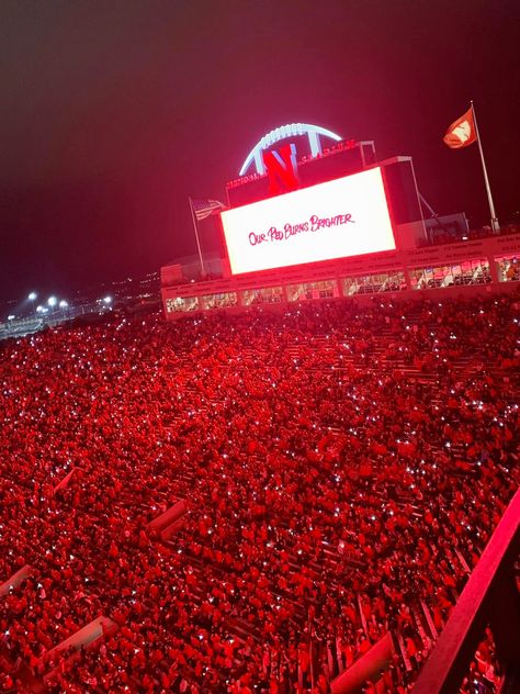 Memorial Stadium Nebraska, Nebraska Football Wallpaper, Nebraska Volleyball Wallpaper, Husker Volleyball, Nebraska University, Nebraska Volleyball, Cornhuskers Football, Nebraska Cornhuskers Football, University Of Nebraska Lincoln