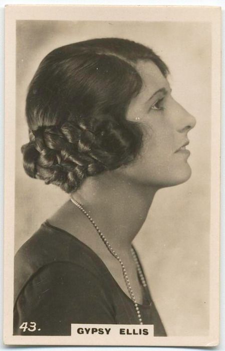 1920s Long Hair, Greek Nose, Enchanted April, Retro Hairstyle, 1930s Hollywood, 1930s Hair, Losing Hair, Historical Hairstyles, 1920s Hair