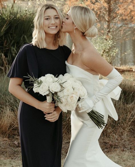 Sadie Robertson Wedding Hair, Sadie Robertson Wedding, Mid Length Blonde Hair, White Rehearsal Dress, Fanfic Ideas, Sadie Robertson, Elegant Wedding Hair, Duck Dynasty, Wedding Hair Inspiration