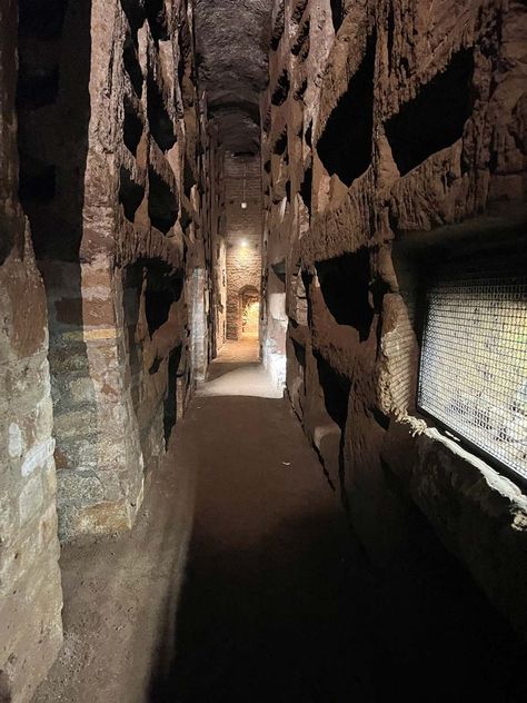 Planning a visit to the Italian capital? These are the 15 famous landmarks in Rome you need to add to your bucket list. #italy #rome #travel Bucket List Italy, Rome Catacombs, Arch Of Constantine, Appian Way, Things To Do In Rome, Rome Attractions, Rome Itinerary, Rome Photo, Half Heart