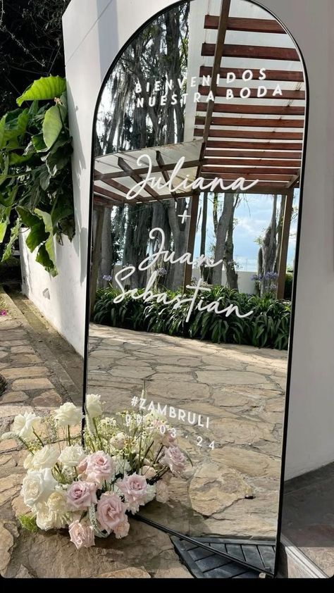 Entrance Mirror Wedding, Mirror Entrance Wedding, Event Mirror, Wedding Welcome Mirror, Vintage Mexican Wedding, Wedding Business Ideas, Wedding Photo Display, Custom Wedding Decor, Wedding Mirror