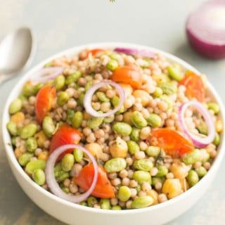 A simple edamame couscous salad that is a perfect vegan dinner idea for any day of the week. Vegetarian healthy recipe that is quick and simple to make Edamame Recipes Salad, Vegetarian Brunch Recipes, Pearl Couscous Recipes, Pearl Couscous Salad, Edamame Recipes, Vegetarian Brunch, Foodgawker Recipes, Edamame Salad, Pearl Couscous