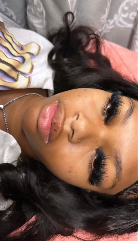 Lash Extensions Styles Black Women, Dramatic Lash Extensions, Lash Maps, Lash Ideas, Best Lash Extensions, Maquillage On Fleek, Lashes Tutorial, Fluffy Lashes, Era Aesthetic