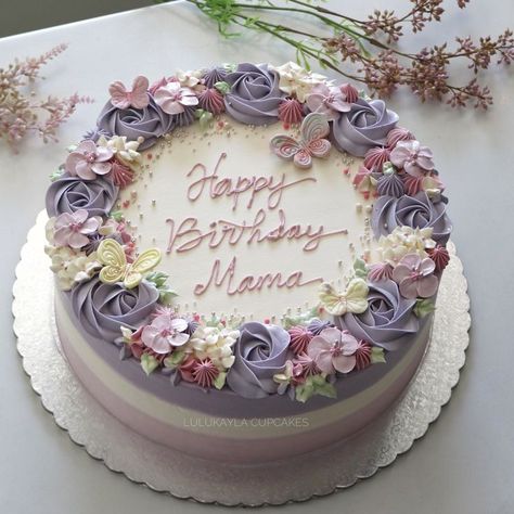 Grandmas Cake Birthday, Simple Cake Designs For Grandma, Pretty Birthday Cakes Flowers, Flower Cake Designs Birthday Women, Bday Cakes For Mom Birthday, Cakes For Woman Birthday, Grandma Bday Cake, 1 Kg Cake Designs For Women, Cake Decorating For Moms Birthday