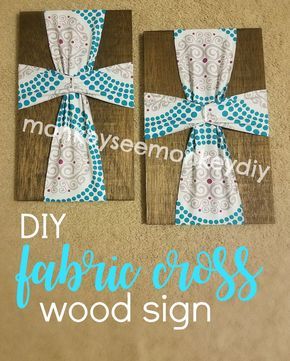 Welcome back to part two of my Christmas gift series! This beautiful (and easy!) fabric cross is a great piece for gifting. It is relativ... Fabric Cross On Wood, Cross Craft For Adults, Monkey Diy, Cross Projects, Indoor Signs, Burlap Cross, Mops Crafts, Country Market, Cross Wood