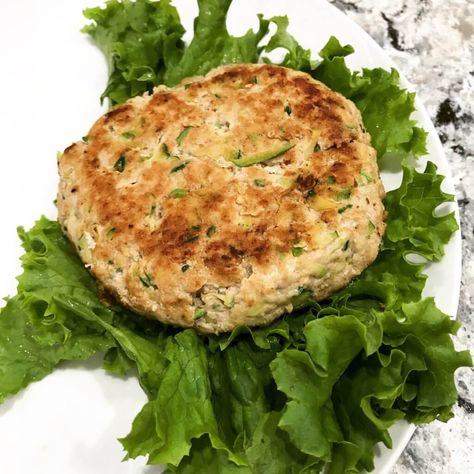 Turkey Burgers | Northwest Kidney Centers Kidney Diet Food Lists, Renal Friendly Recipes, Renal Recipes, Ckd Recipes, Kidney Healthy Foods, Kidney Diet Recipes, Kidney Friendly Recipes Renal Diet, Low Potassium Recipes, Healthy Kidney Diet