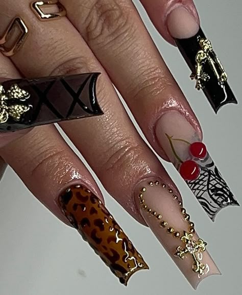 Nail Account Name Ideas, Street Wear Nails, Christmas Fall Nails, Pressed On Nails, Trip Nails, Nails Ice, Acrylic Nails Toes, Horror Nails, Abstract Nails