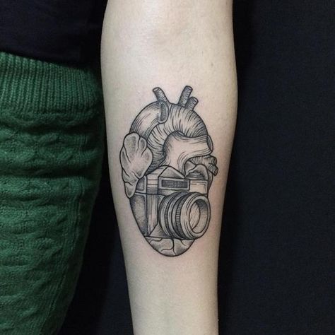 Photographer Tattoo, Camera Tattoos, Tattoo Catalog, Anatomical Heart Tattoo, Forest Tattoos, Tattoo Prices, Half Sleeve Tattoos For Guys, Inspiration Tattoos, Tattoo Photography