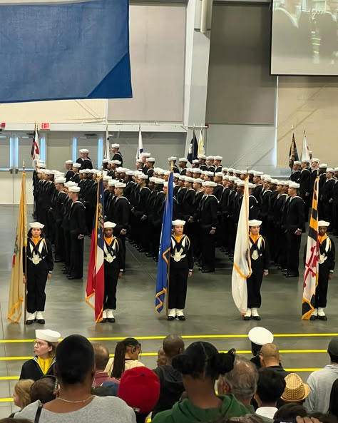 He did it! He is a US Navy sailor! Anchors aweigh son! #gonavy Navy Vision Board, Royal Navy Aesthetic, Navy Officer Aesthetic, Us Navy Aesthetic, Navy Aesthetic Military, Us Navy Graduation, Navy Bootcamp, Us Navy Women, Navy Pictures