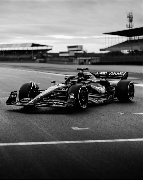 F1 Black And White, Monaco Lifestyle, White Wallpaper Iphone, Ferrari Charles Leclerc, F1 Girl, Black And White Wallpaper Iphone, F1 Wallpapers, Motion Logo