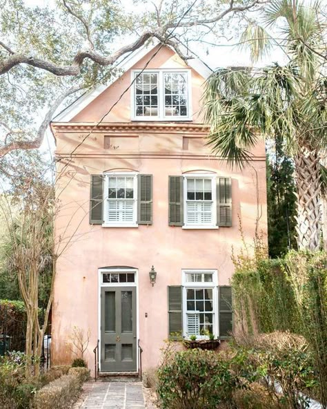 15 Most Stunning Pink Houses Pink Victorian House, Pink House Exterior, Exterior Paint Ideas, House Colour, Stucco Homes, Paint Colors For House, House Colours, Colors For House, Exterior House Paint