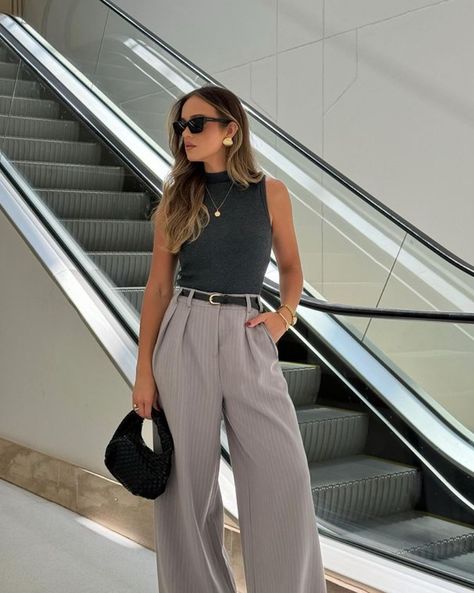 Office Outfits For Hot Weather, Office Outfit Hot Weather, Office Look Summer, Corporate Attire Women Young Professional, Pastel Ootd, Spring Office Outfits, Corporate Attire Women, Summer Office Outfits, Party Outfits For Women