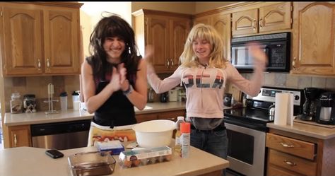 samantha and collen Samantha And Colleen, Crazy Women, Iconic Moments, Sam And Colby, On The Top, Colby, These Girls, The Top, In This Moment