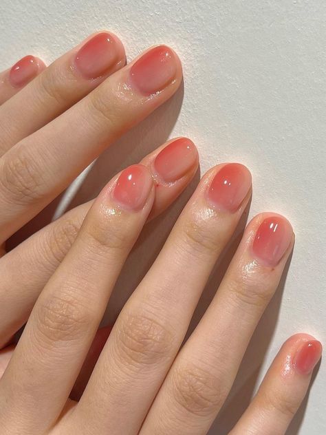 short orange vertical ombre nails Korean Manicure Ideas, Korean Ombre Nails, Aumbre Nails, Best Ombre Nails, Korean Nail Designs, Ombre Nails Short, Coral Nail Art, Korean Manicure, Coral Nails With Design