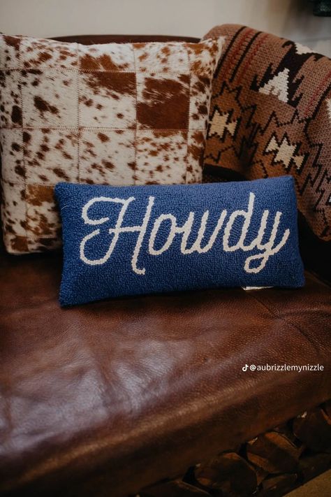 Blue Western Bedroom, Western Pillows, Western Interior, Western Rooms, Western Bedroom, Hooked Pillow, Cowboy Christmas, Mens Winter Boots, Western Homes