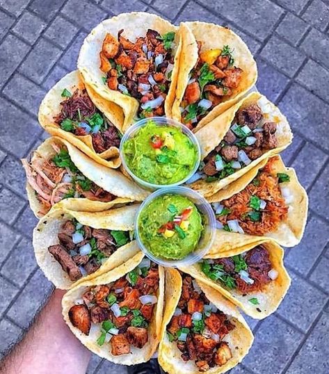 No te pierdas la promoción “Todos los tacos que puedas comer” en Terraza Alameda ubicado en el Hotel Hilton. Aprovecha esta promoción limitada. #taco #mexicanfood #mexico #cdmx #tacos #tortilla #comida #foodie Delicious Tacos, Mexico Food, Tacos And Burritos, Snacks Für Party, Food Goals, Food Platters, Food Cravings, I Love Food, Aesthetic Food