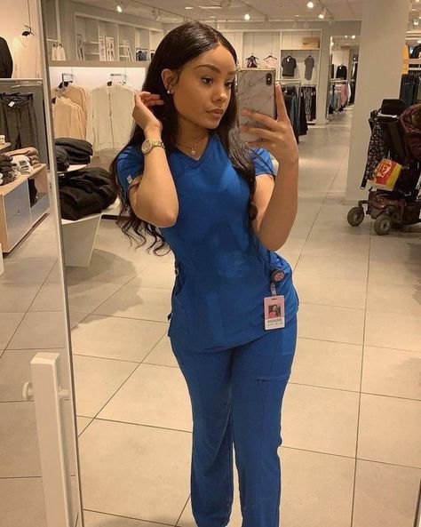 Nursing School Life, Nurse Outfit Scrubs, Nursing Goals, Home Health Nurse, Medical Scrubs Outfit, Scrub Style, Nurse Inspiration, Nurse Aesthetic, Scrubs Outfit