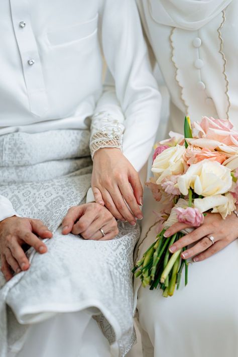 Family Tradition, A Wedding Dress, Bride Look, Feel Pretty, Couple Shoot, Look On, A Wedding, The Bride, Wedding Day