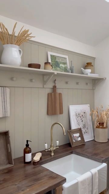 Utility Room Inspiration, Laundry Diy, Utility Room Designs, Tongue And Groove Walls, Tongue And Groove Panelling, Laundry Ideas, Cottagecore Home, Dog Room, Cottage Ideas