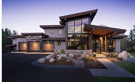 Mountain Modern Home Exterior, Modern Mountain Home Exterior, West Coast Contemporary, Mountain Contemporary Home, Slanted Roof, Contemporary Mountain Home, Mountain Home Ideas, Modern Mountain House, Mountain Home Exterior