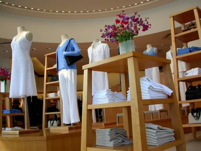 Improve Store Layouts For Good Feng Shui! #FengShui #LillianToo #Business Feng Shui For Business, Bakery Interior, Retail Store Interior Design, Retail Store Interior, Store Layout, Feng Shui Tips, Make Your Own Clothes, Shop Layout, Retail Store Design