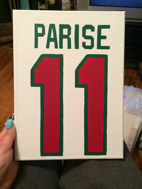 Zach Parise Minnesota Wild hockey canvas painting Canvas Football Painting, Easy Soccer Paintings On Canvas, Hockey Painting Easy, Sports Painting Ideas Easy, Jersey Painting Canvas, Hockey Painting Ideas On Canvas, Basketball Painting Ideas, Football Painting Ideas, Football Canvas Painting