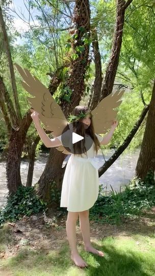 Bird Wings Diy, Dresses With Wings, Cardboard Wings, Wings Template, Cardboard Costume, Diy Angel Wings, Diy Photography Props, Amazing Halloween Costumes, Diy Wings