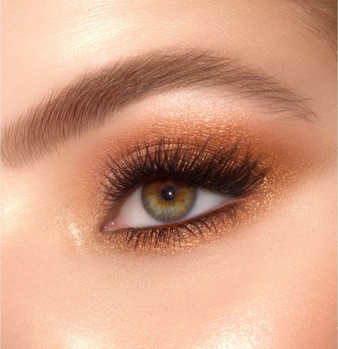 Neutral Gold Makeup, Gold Make Up Ideas, Golden Hour Palette, Gold Make Up, Golden Eye Makeup, Golden Eyeshadow, Makeup News, Best Eyeshadow, The Golden Hour