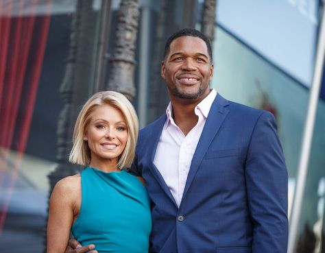 Michael Strahan Opened Up About His Tense Relationship with Kelly Ripa Kelly Ripa Hair, Michael Strahan, Kelly Ripa, On Live, News Anchor, Good Morning America, Walk Of Fame, Jennifer Lawrence, Open Up