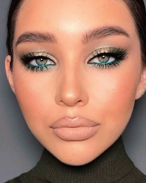 Blue Green Eye Makeup Looks, Green Holiday Makeup, Green Makeup Looks For Brown Eyes, Make Up Yeux Bleus, Makeup For Teal Dress, Evening Makeup For Green Eyes, Makeup Ideas For Green Dress, Olive Green Makeup Look, Green Glam Makeup