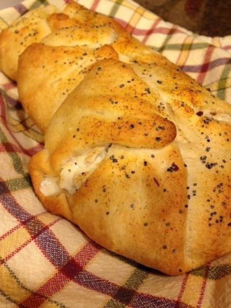 Savory Chicken Crescent Bundles Recipe Chicken Squares, Crescent Chicken, Chicken Bundles, Chicken Pockets, Chicken Crescent Rolls, Chicken Crescent, Crescent Recipes, Lemon Chicken Recipe, Best Casseroles