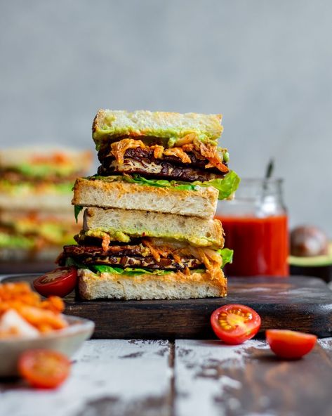 Tempeh Avocado & Kimchi Sandwich – Happy Skin Kitchen Kimchi Sandwich, Veggie Sandwiches, Uni Vibes, Cravings Recipes, Vegan Kimchi, Gluten Free Soy Sauce, Sandwich Ingredients, Veggie Sandwich, Vegetarian Entrees