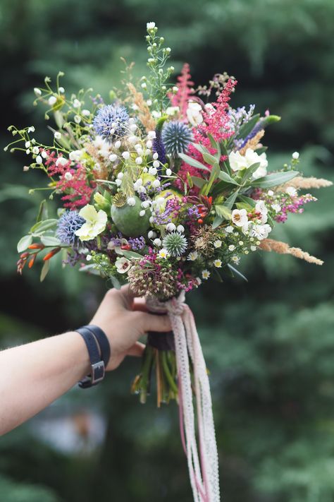 Bunter Wald und Wiesen Brautstrauß von Aumann Garten & Wohnen GmbH #wald #wiese #brautstrauß #hochzeit #garten #wohnen #aumann #cloppenburg Wildflower Bouquet, Wildflower Wedding, Bouquet Of Flowers, Bunch Of Flowers, Wedding Time, Bride Bouquets, Flower Farm, Flower Bouquet Wedding, Cut Flowers