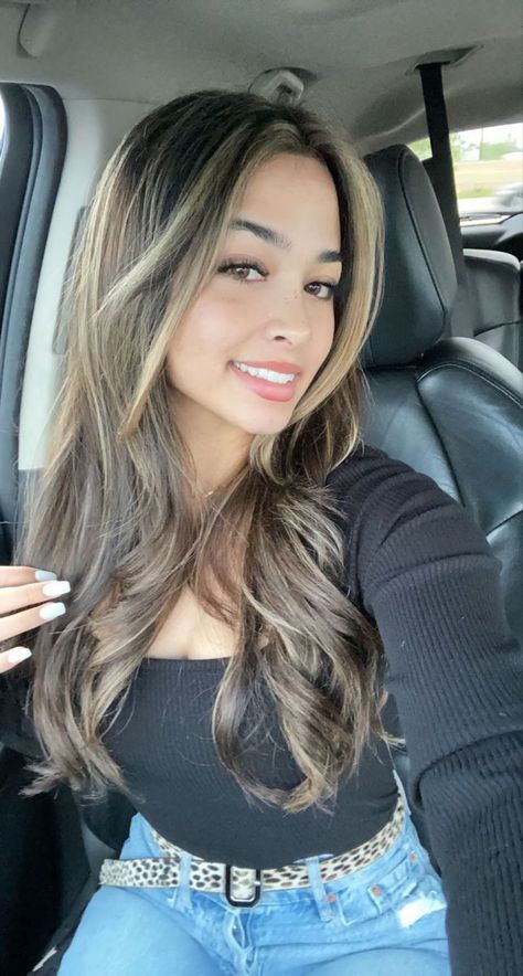 Blonde Balayage In Black Hair, Blonde Highlights On Dark, Black Hair With Brown And Blonde, Highlights Blonde On Black Hair, Black Hair Into Blonde, Dark Hair And Blonde Highlights, Brunette Hair With Babylights Highlights, Hair Highlights Front Face, Beige Balayage On Black Hair