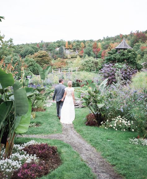 Mohonk Wedding, Wedding Venues New York, Wedding Planning Checklist Printable, Mohonk Mountain House, Hudson Valley Wedding Venues, Tennessee Wedding Venues, Wedding Invitations With Pictures, Dreamy Garden, Hudson Valley Wedding