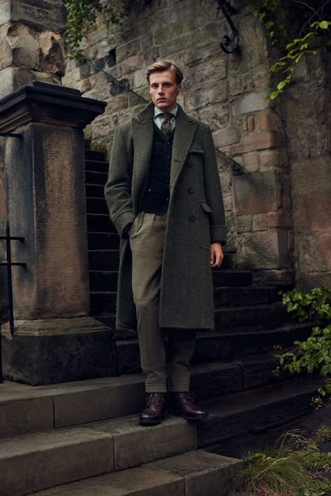 Mens Outfits Aesthetic, Aesthetic Mens Outfits, Mantel Outfit, Aesthetic Mens, Polo Coat, British Style Men, Mens Attire, Mens Winter Coat, Mens Fashion Classy