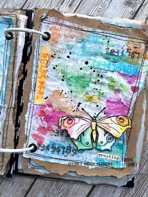 Junk Journal Butterflies, Butterfly Junk Journal, Mixed Media Journal Pages, Travel Junk Journal Ideas, Junk Journal Ideas Inspiration, Artsy Journal, Diy Journaling, Book Journal Ideas, Art Journal Backgrounds